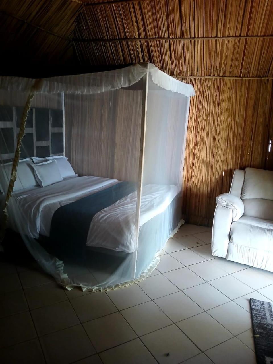 Ches Bay Resort Nangina Екстериор снимка